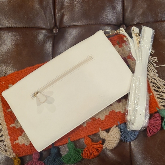 White handbag with studs ( Clutch) - Picture 3 of 5